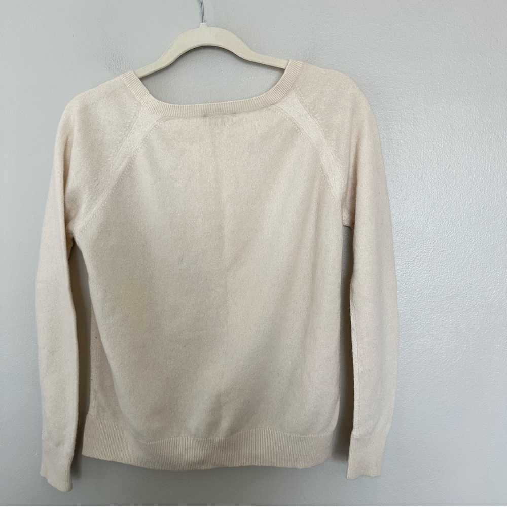 Vince Cashmere Raglan Sweater - Picture 7 of 8